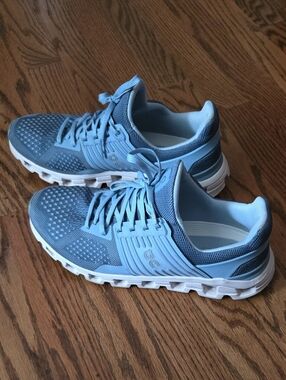 On Running Cloud Women's Light Blue Running Sneakers